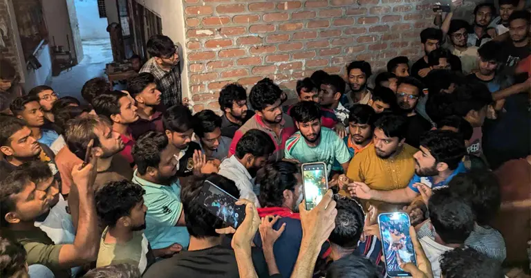 সাংবাদিকের ওপর হামলা